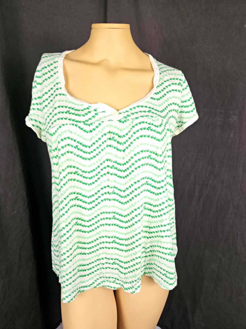 Arizona Jean Co Top Large L Green White Heart Chevron Print Short Sleeve Cotton